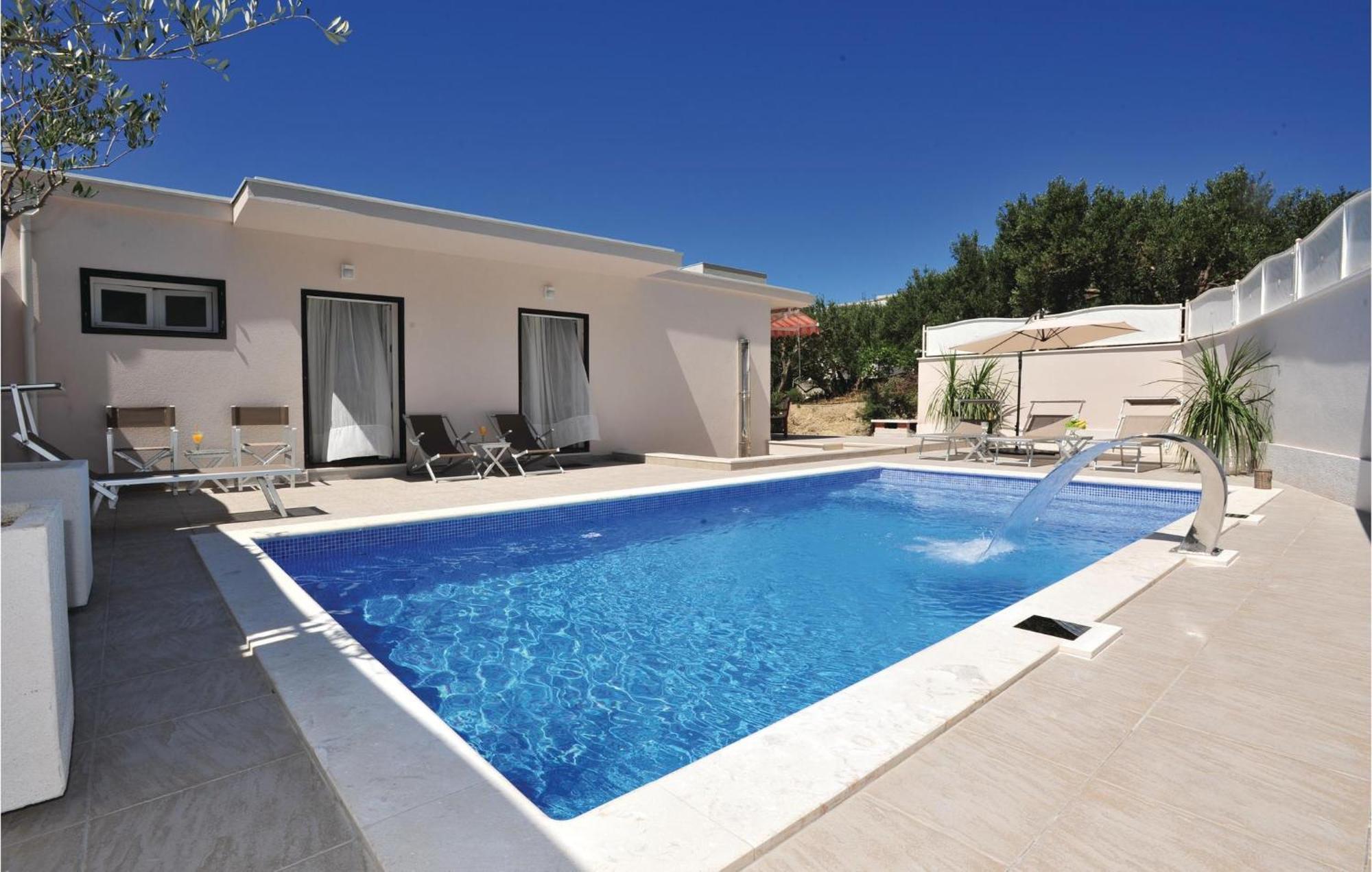 3 Bedroom Gorgeous Home In Makarska Exteriör bild