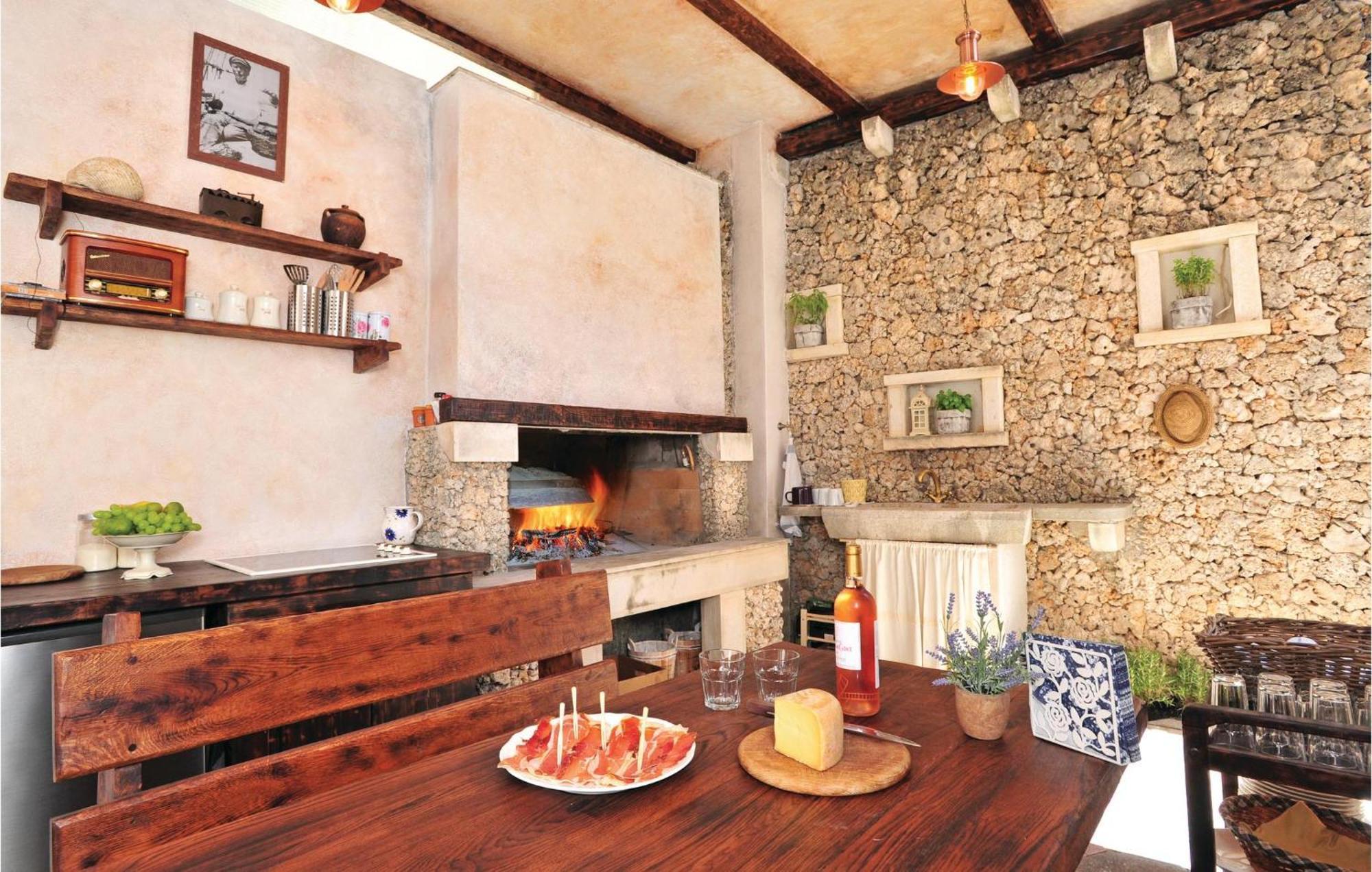 3 Bedroom Gorgeous Home In Makarska Exteriör bild