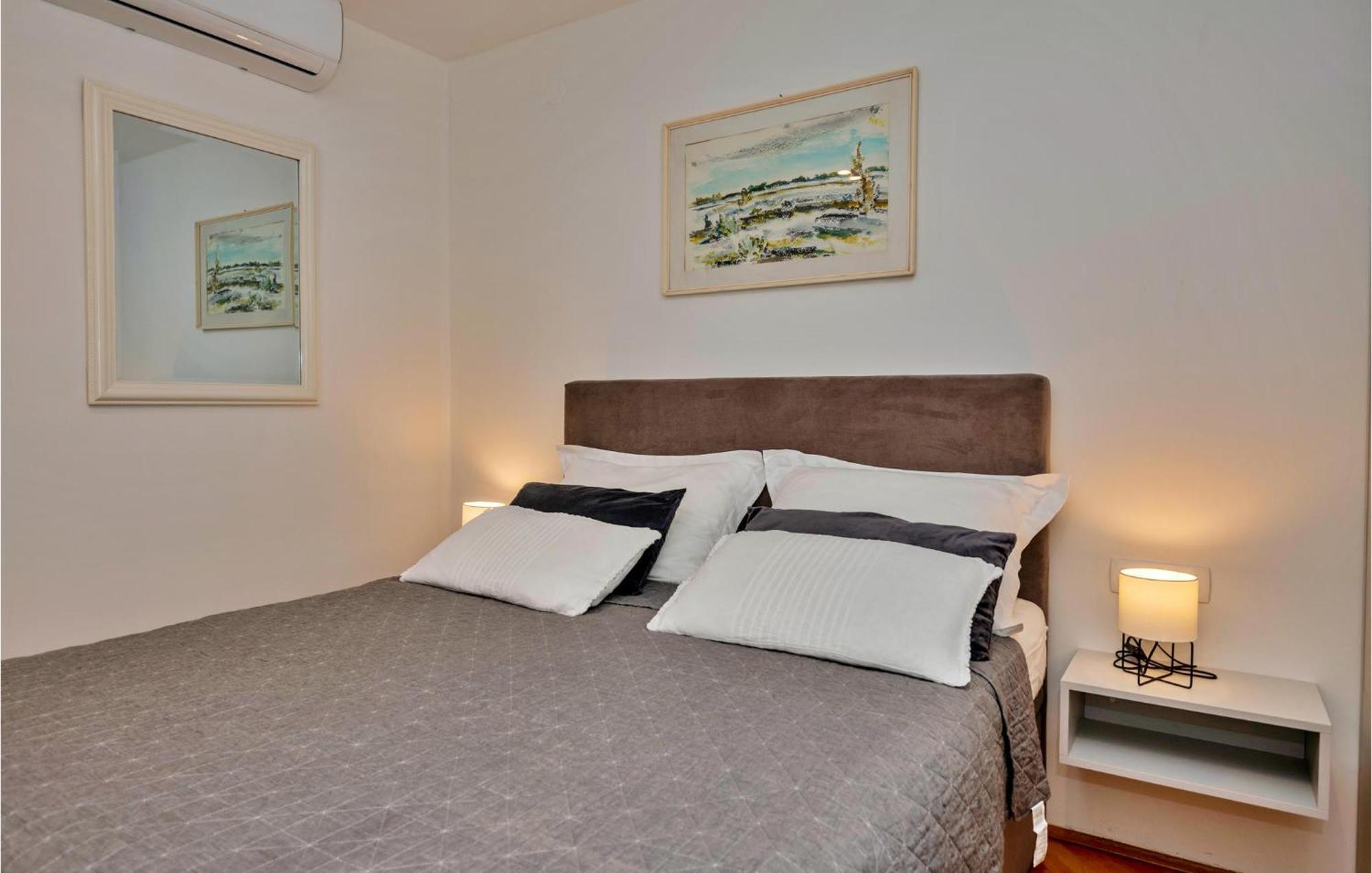 3 Bedroom Gorgeous Home In Makarska Exteriör bild
