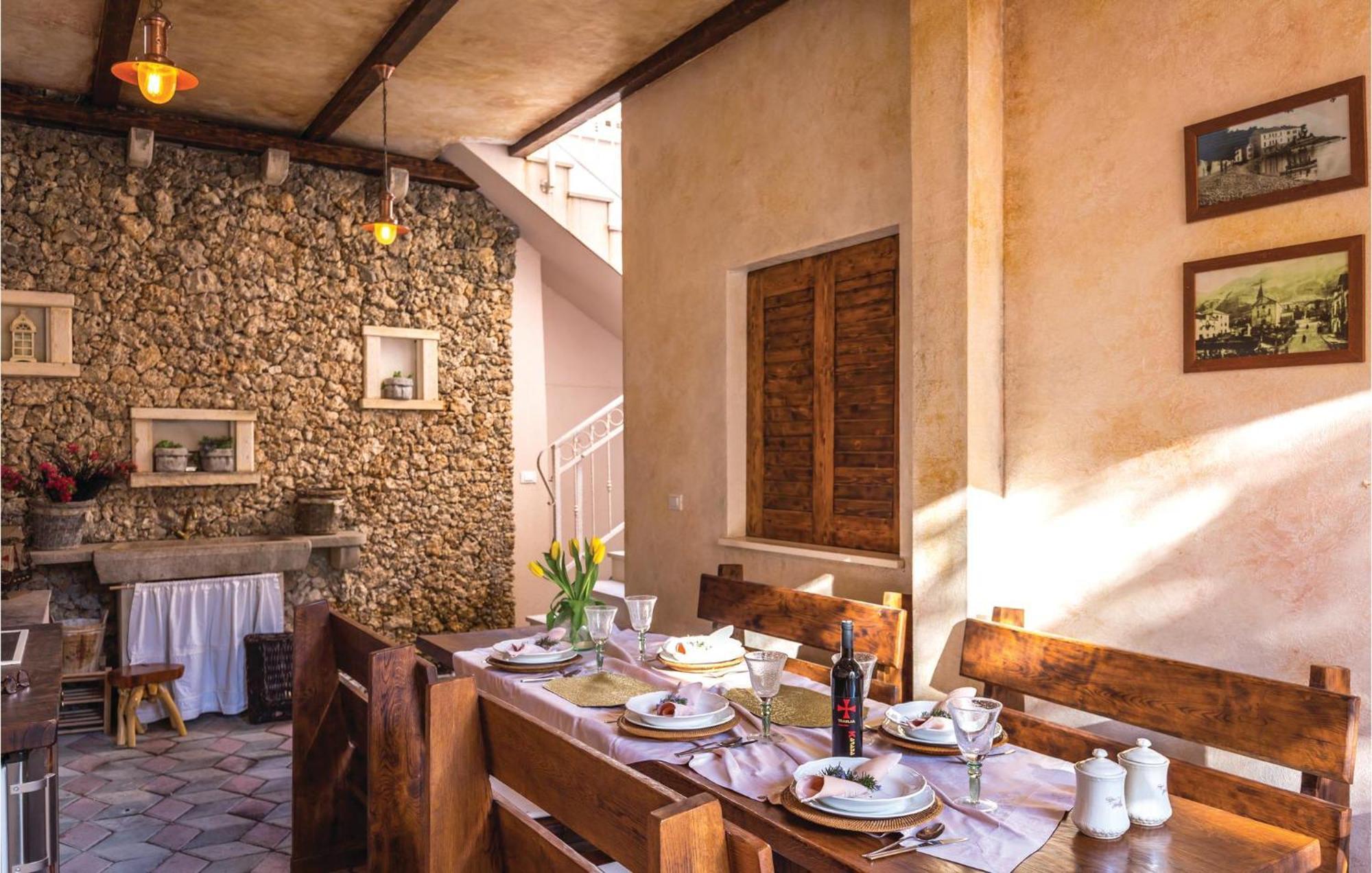3 Bedroom Gorgeous Home In Makarska Exteriör bild