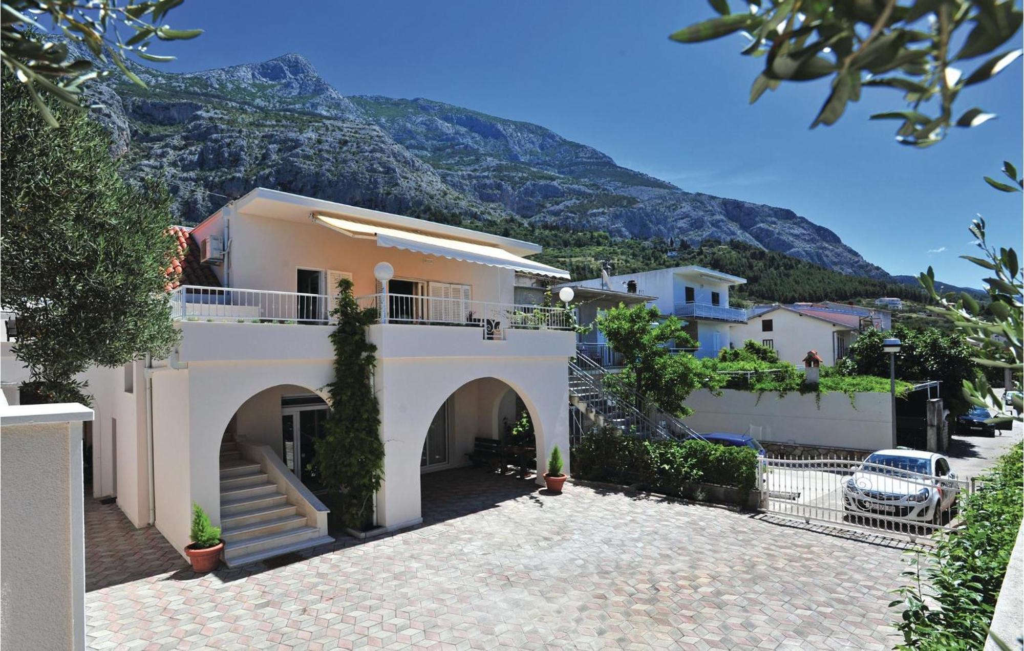 3 Bedroom Gorgeous Home In Makarska Exteriör bild